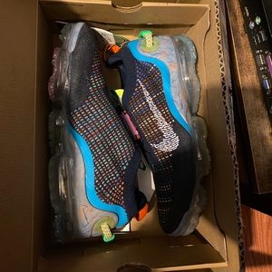 Men’s vapor max size 11